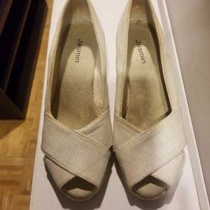 CREAM ESPADRILLE SANDALS
